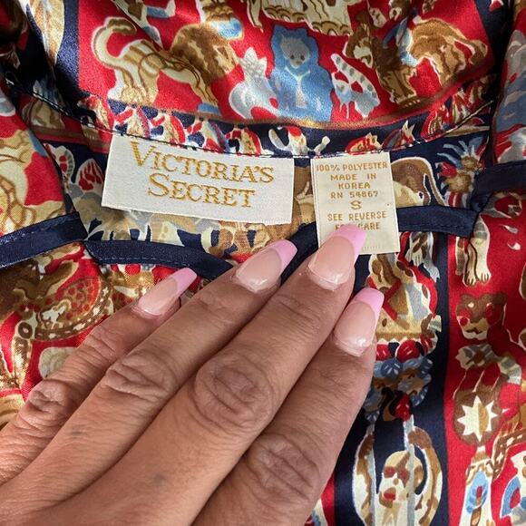 Vintage Victorias Secret Satin Circus Print Pajama Top Red Gold Blue Size Small - Picture 9 of 9